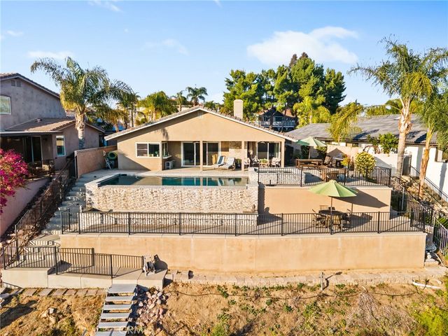 30249 Spray Drive, Canyon Lake, CA 92587