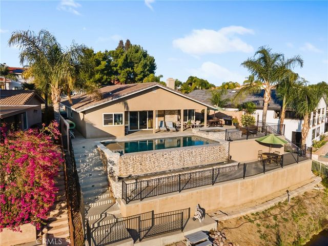 30249 Spray Drive, Canyon Lake, CA 92587