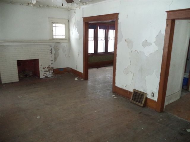 841 E 8th Street, Flint, MI 48503