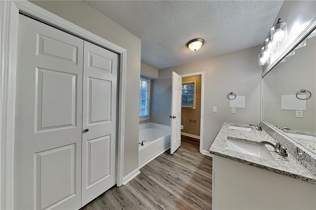 4203 E Emerald NW Drive, Kennesaw, GA 30144