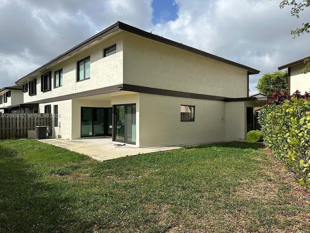6711 SW 127th Place 0, Miami, FL 33183