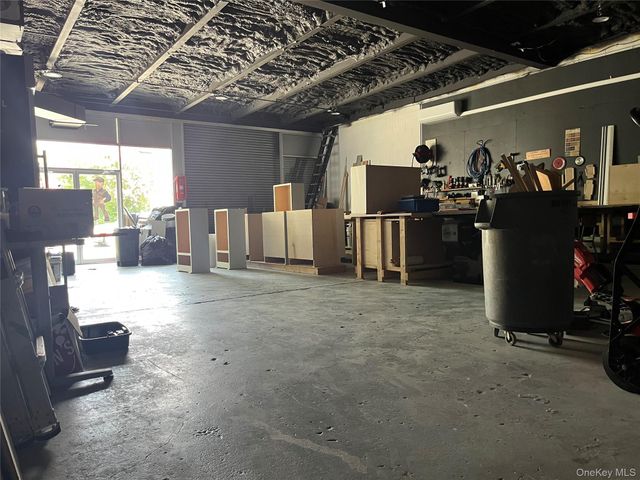 42-06 192th St, Flushing, NY 11358