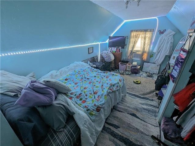 549 W Wayne St, City Of But Sw, PA 16001