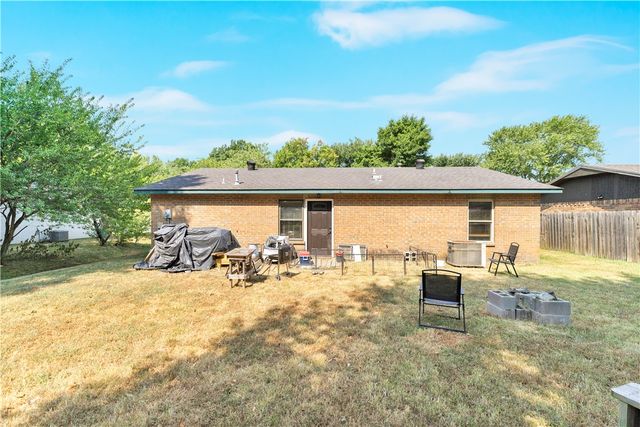 2701 N 3rd Street, Rogers, AR 72756