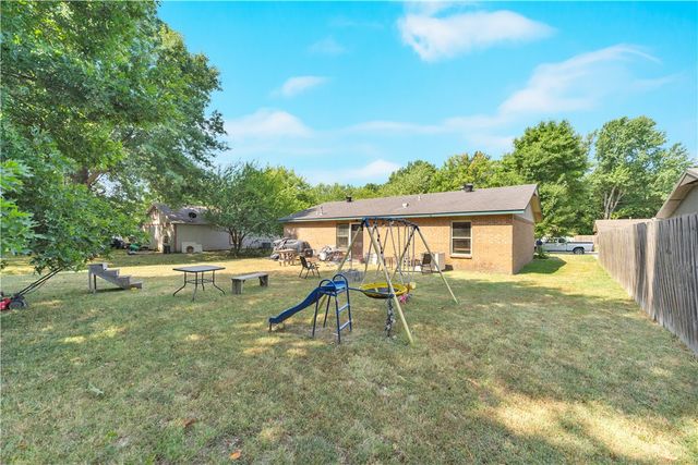 2701 N 3rd Street, Rogers, AR 72756