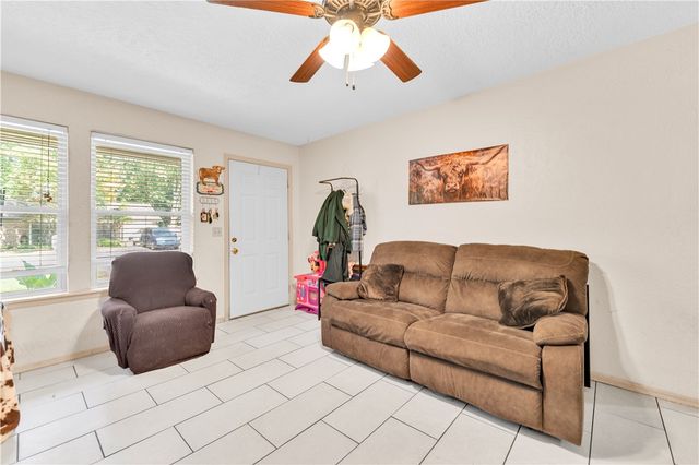 2701 N 3rd Street, Rogers, AR 72756
