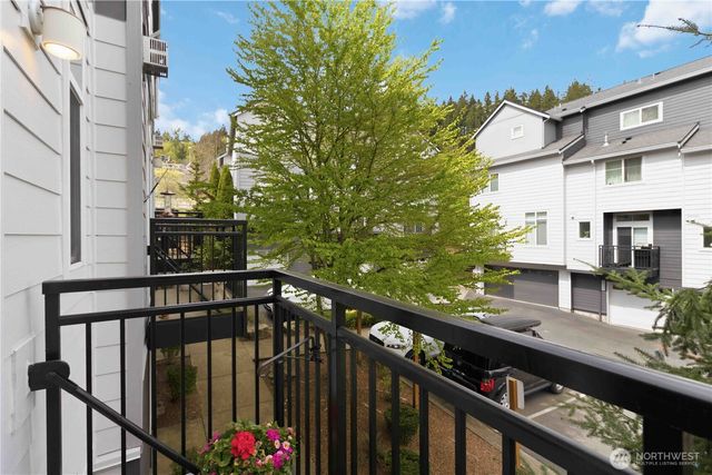 2225 NW Moraine Place, Issaquah, WA 98027