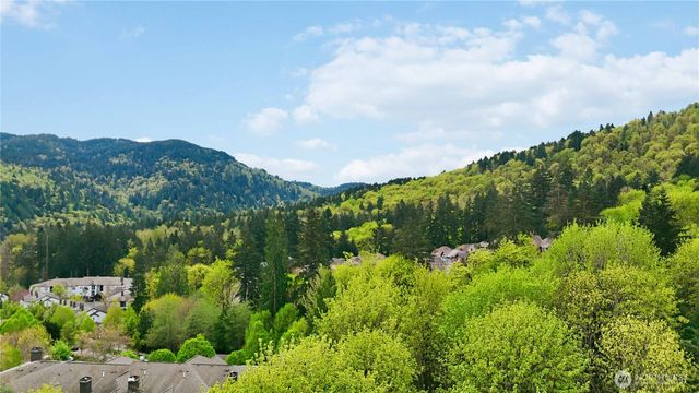 2225 NW Moraine Place, Issaquah, WA 98027