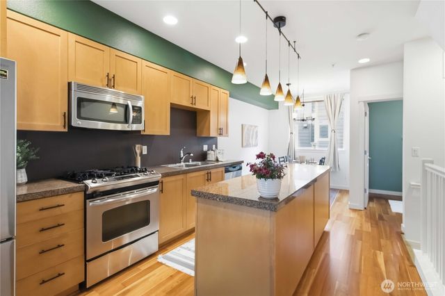 2225 NW Moraine Place, Issaquah, WA 98027