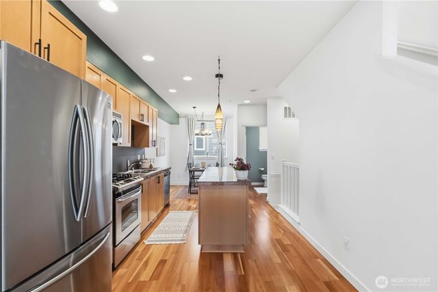 2225 NW Moraine Place, Issaquah, WA 98027