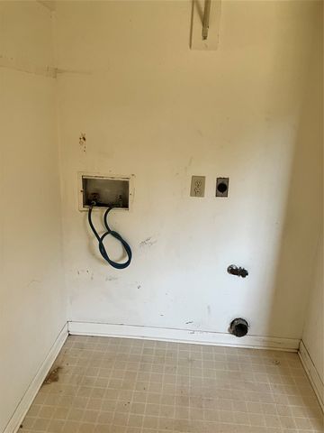 3327 Warwick Drive, Shreveport, LA 71118