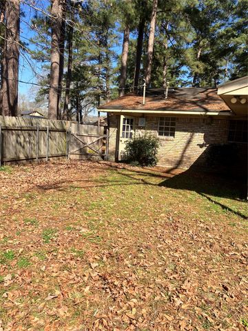 3327 Warwick Drive, Shreveport, LA 71118