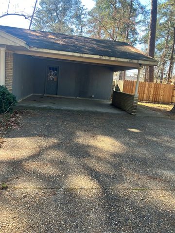 3327 Warwick Drive, Shreveport, LA 71118