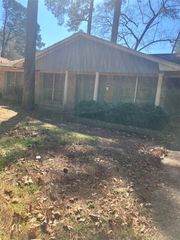 3327 Warwick Drive, Shreveport, LA 71118