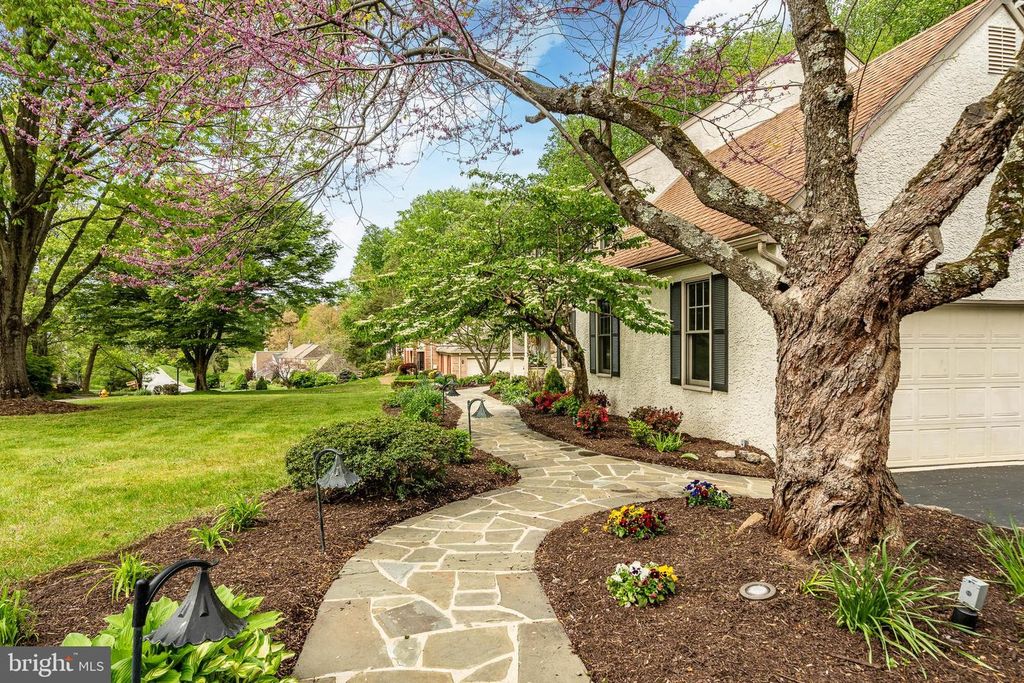 223 CHESHIRE CIR, West Chester, PA 19380