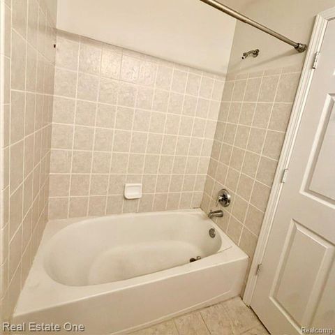 830 Woodhaven, Walled Lake, MI 48390
