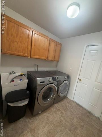 830 Woodhaven, Walled Lake, MI 48390