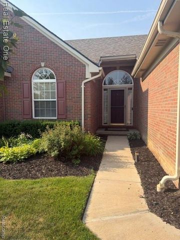 830 Woodhaven, Walled Lake, MI 48390