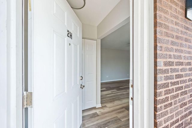 7834 95th Street 2H, Hickory Hills, IL 60457