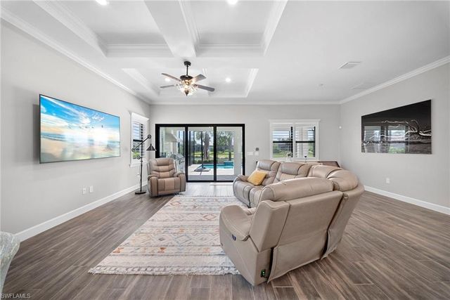 9811 Everglades DR, Naples, FL 34120