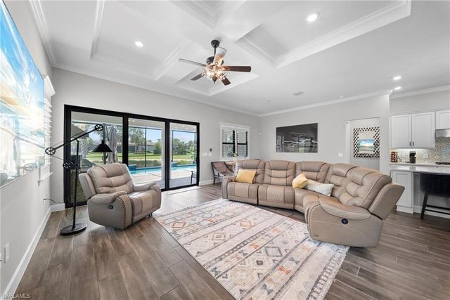 9811 Everglades DR, Naples, FL 34120