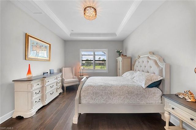 9811 Everglades DR, Naples, FL 34120