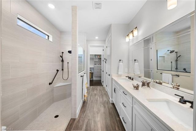 9811 Everglades DR, Naples, FL 34120