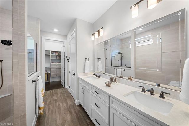 9811 Everglades DR, Naples, FL 34120