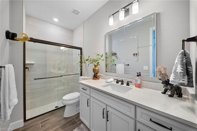 9811 Everglades DR, Naples, FL 34120