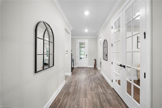 9811 Everglades DR, Naples, FL 34120