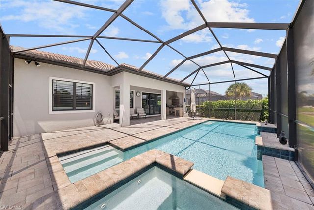9811 Everglades DR, Naples, FL 34120