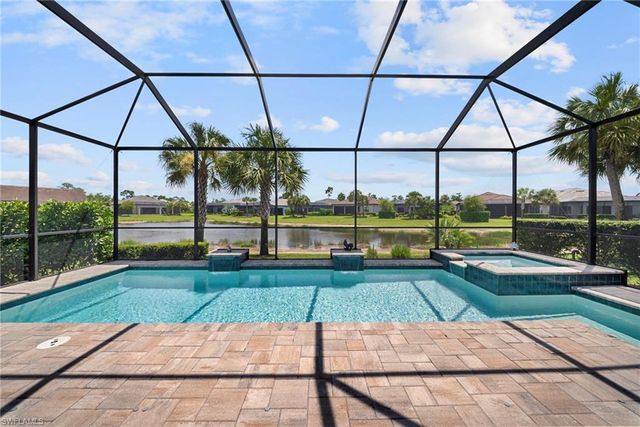 9811 Everglades DR, Naples, FL 34120