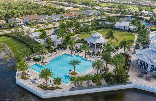 9811 Everglades DR, Naples, FL 34120