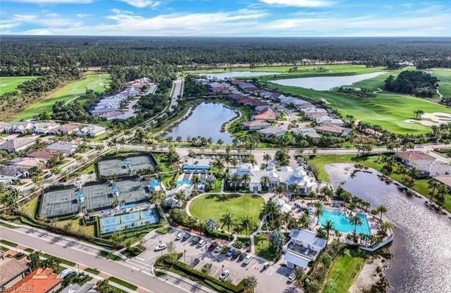 9811 Everglades DR, Naples, FL 34120
