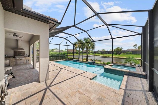 9811 Everglades DR, Naples, FL 34120