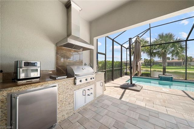 9811 Everglades DR, Naples, FL 34120
