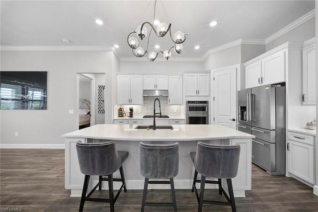 9811 Everglades DR, Naples, FL 34120