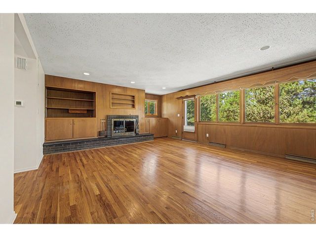 2555 Queen St, Lakewood, CO 80215