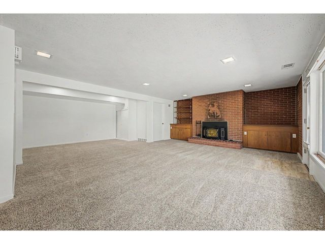 2555 Queen St, Lakewood, CO 80215