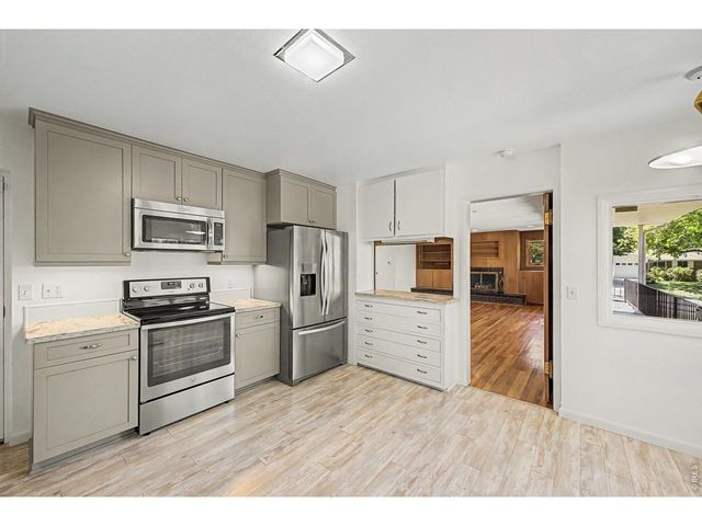 2555 Queen St, Lakewood, CO 80215