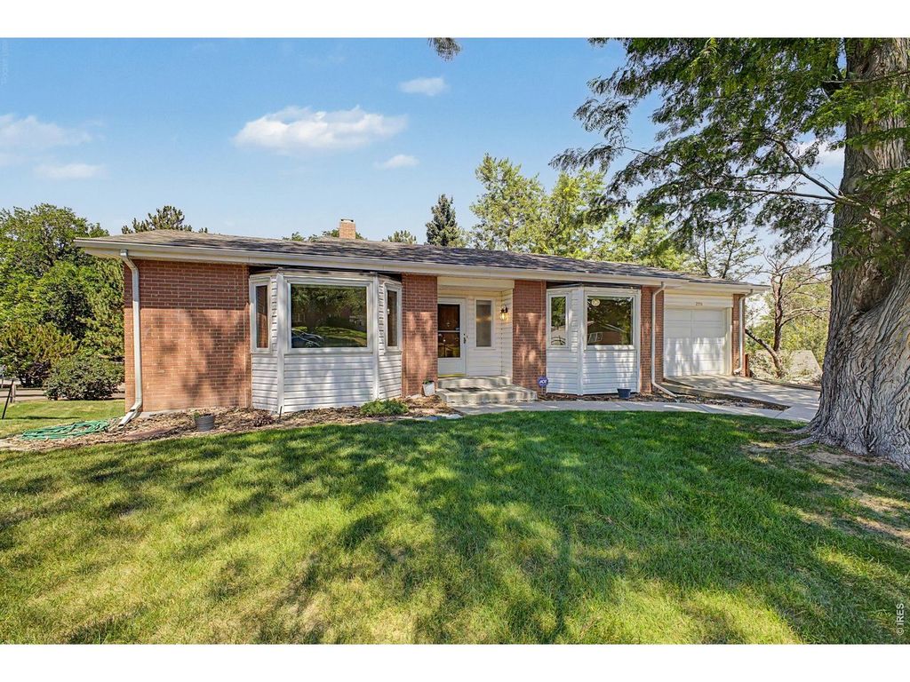 2555 Queen St, Lakewood, CO 80215