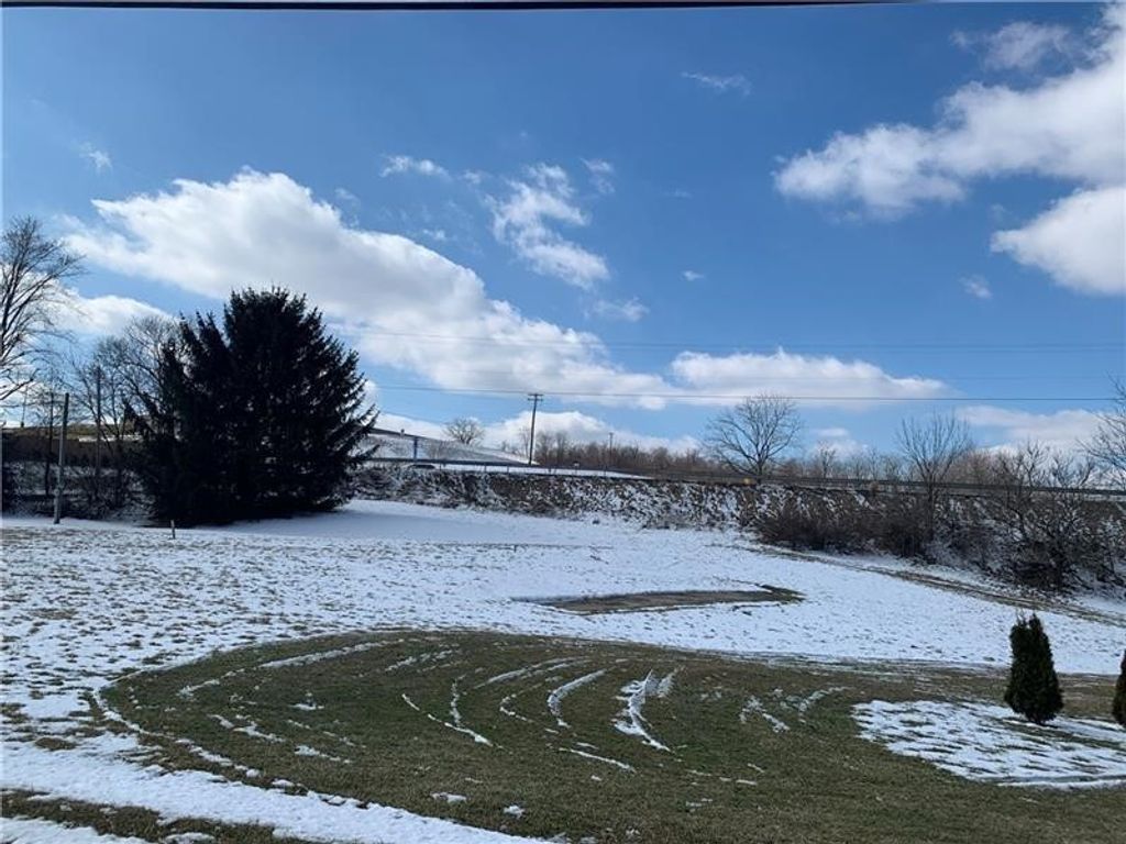 290 Freeport Road, Delmont, PA 15626