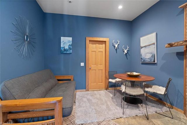 3086 Summit Road, Purlear, NC 28665