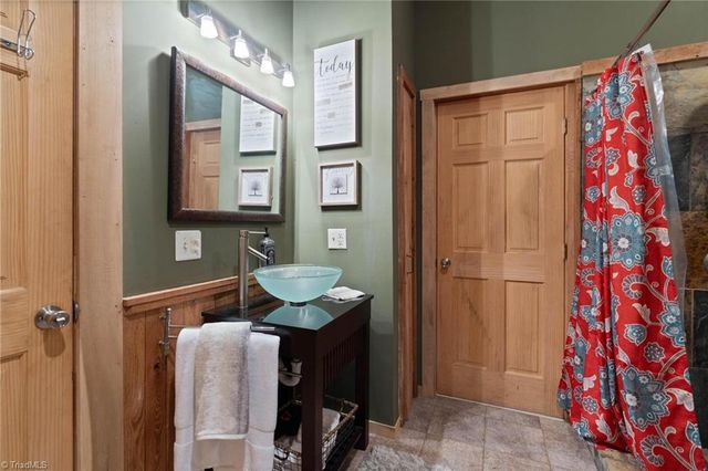 3086 Summit Road, Purlear, NC 28665