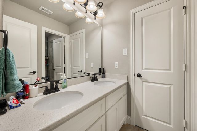 9913 Villa Verde Drive, Fort Worth, TX 76179