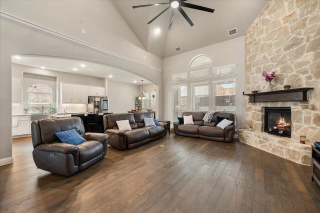 9913 Villa Verde Drive, Fort Worth, TX 76179