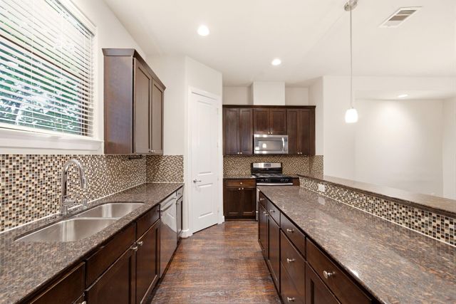 2706 Leeland Street, Houston, TX 77003