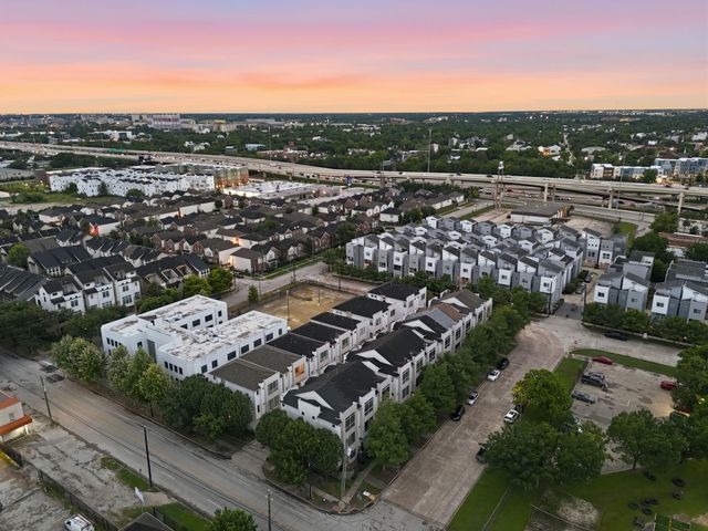 2706 Leeland Street, Houston, TX 77003