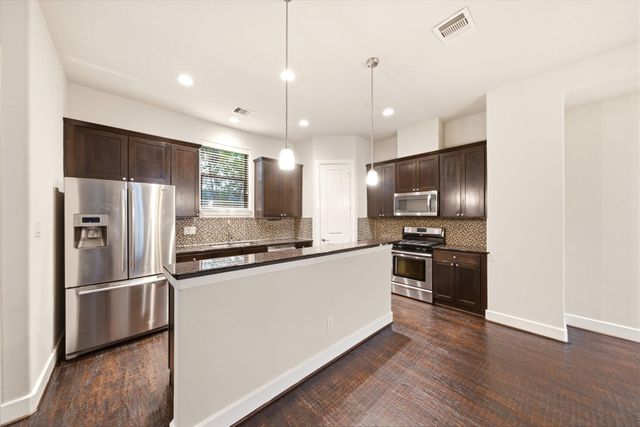 2706 Leeland Street, Houston, TX 77003