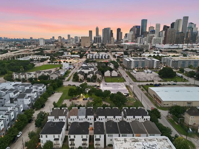 2706 Leeland Street, Houston, TX 77003